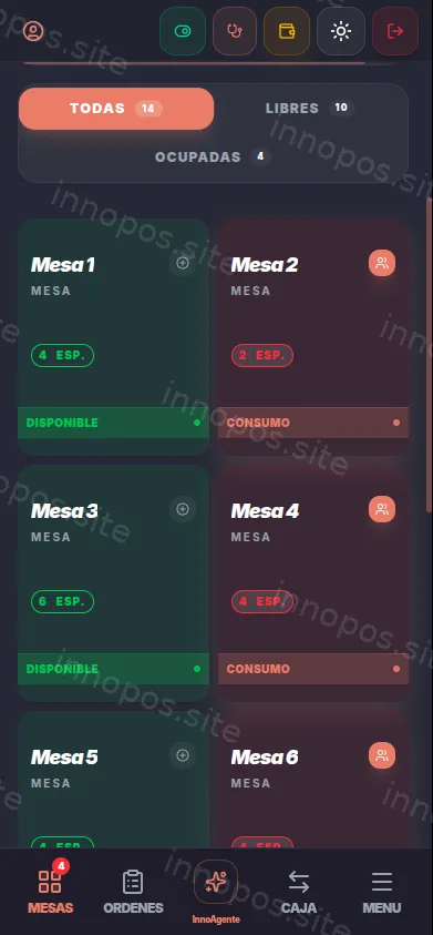 App de InnoPOS para Android en un celular, con las mesas disponibles y en consumo, en modo oscuro
